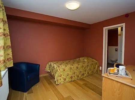 La Vie Est Belle 3*
