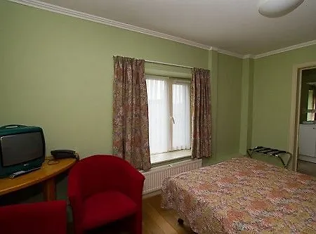 La Vie Est Belle Hotel 3*